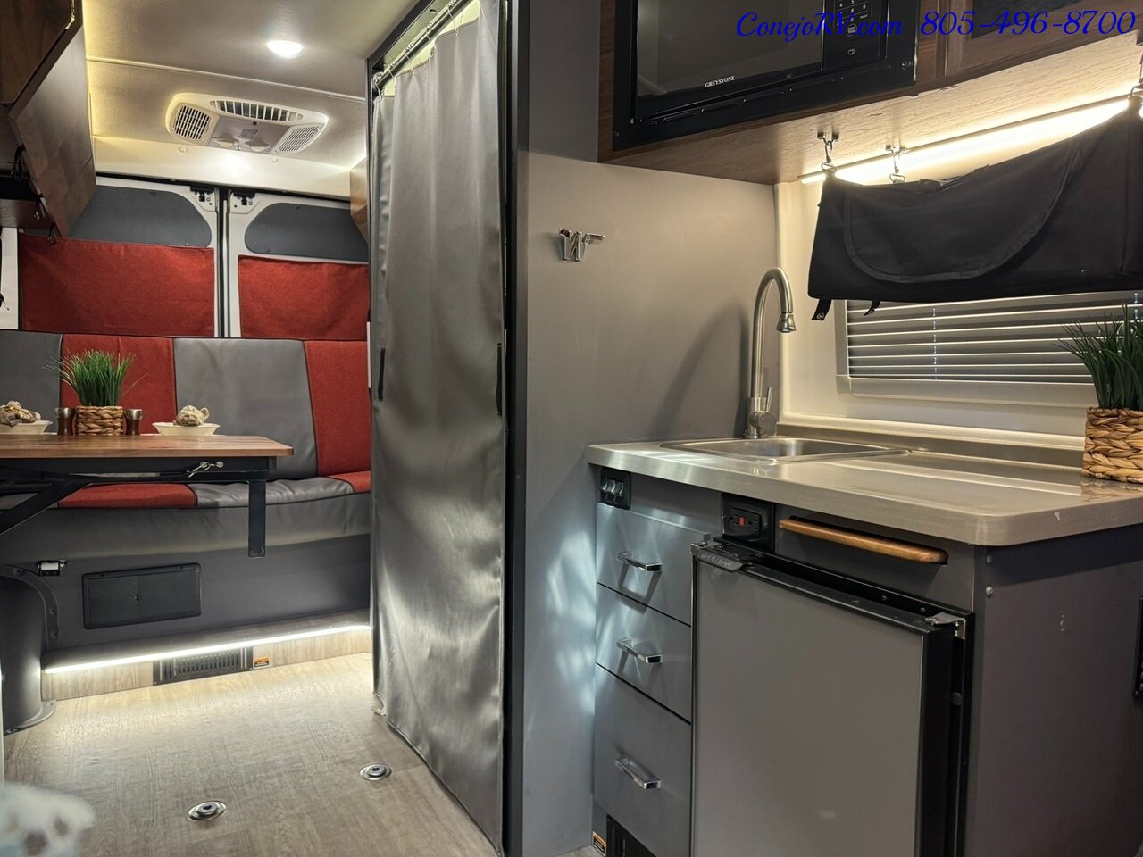 2022 Winnebago Roam 59RA Accessibility Power Lift Power Lounge Full Galley  30K Miles - Photo 6 - Thousand Oaks, CA 91360