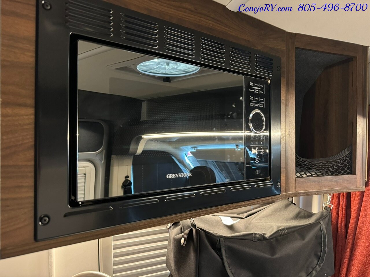 2022 Winnebago Roam 59RA Accessibility Power Lift Power Lounge Full Galley  30K Miles - Photo 10 - Thousand Oaks, CA 91360