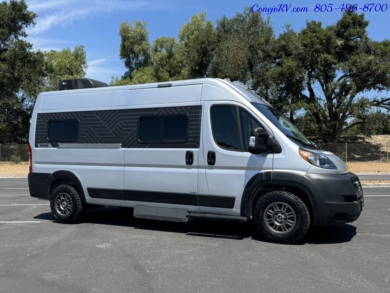 2022 Winnebago Roam 59RA Accessibility Power Lift Power Lounge Full Galley  30K Miles - Photo 3 - Thousand Oaks, CA 91360