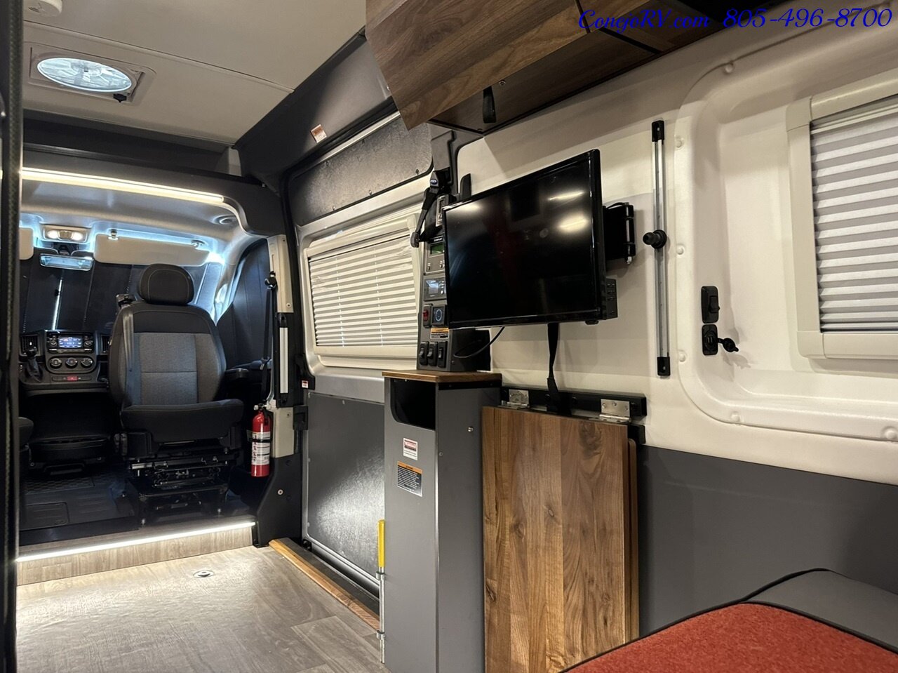 2022 Winnebago Roam 59RA Accessibility Power Lift Power Lounge Full Galley  30K Miles - Photo 26 - Thousand Oaks, CA 91360