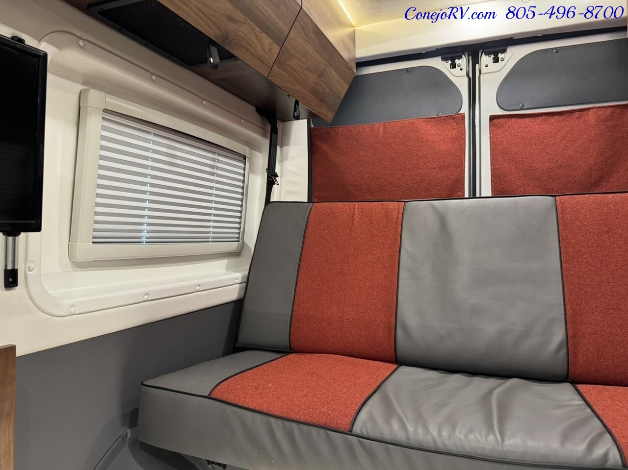 2022 Winnebago Roam 59RA Accessibility Power Lift Power Lounge Full Galley  30K Miles - Photo 20 - Thousand Oaks, CA 91360