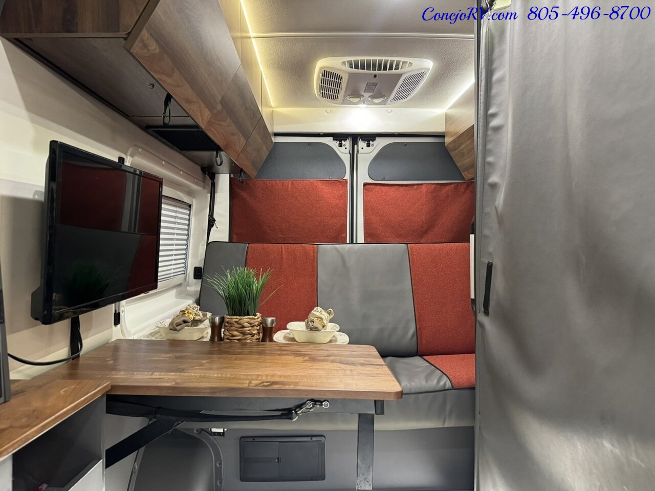 2022 Winnebago Roam 59RA Accessibility Power Lift Power Lounge Full Galley  30K Miles - Photo 15 - Thousand Oaks, CA 91360