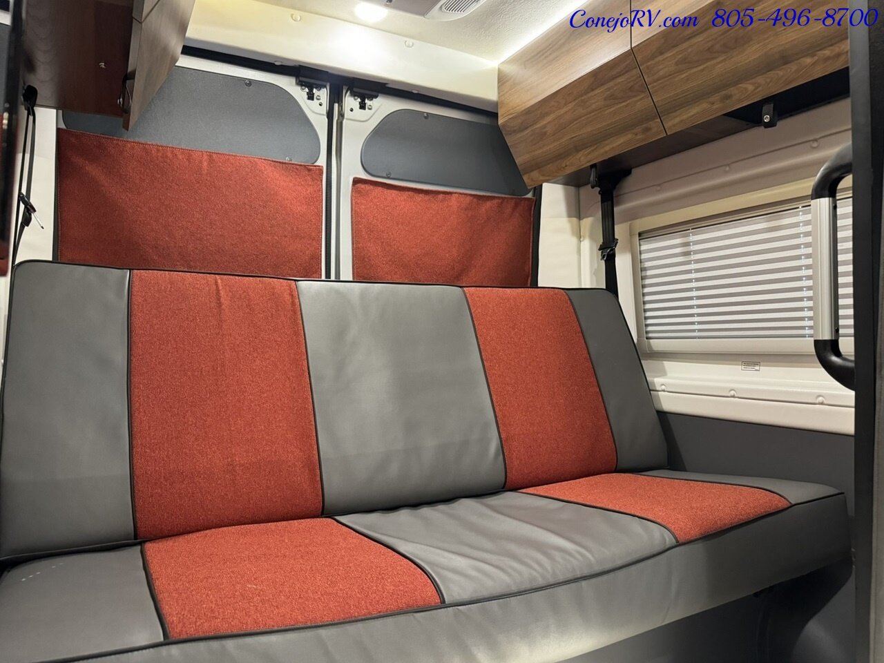 2022 Winnebago Roam 59RA Accessibility Power Lift Power Lounge Full Galley  30K Miles - Photo 19 - Thousand Oaks, CA 91360