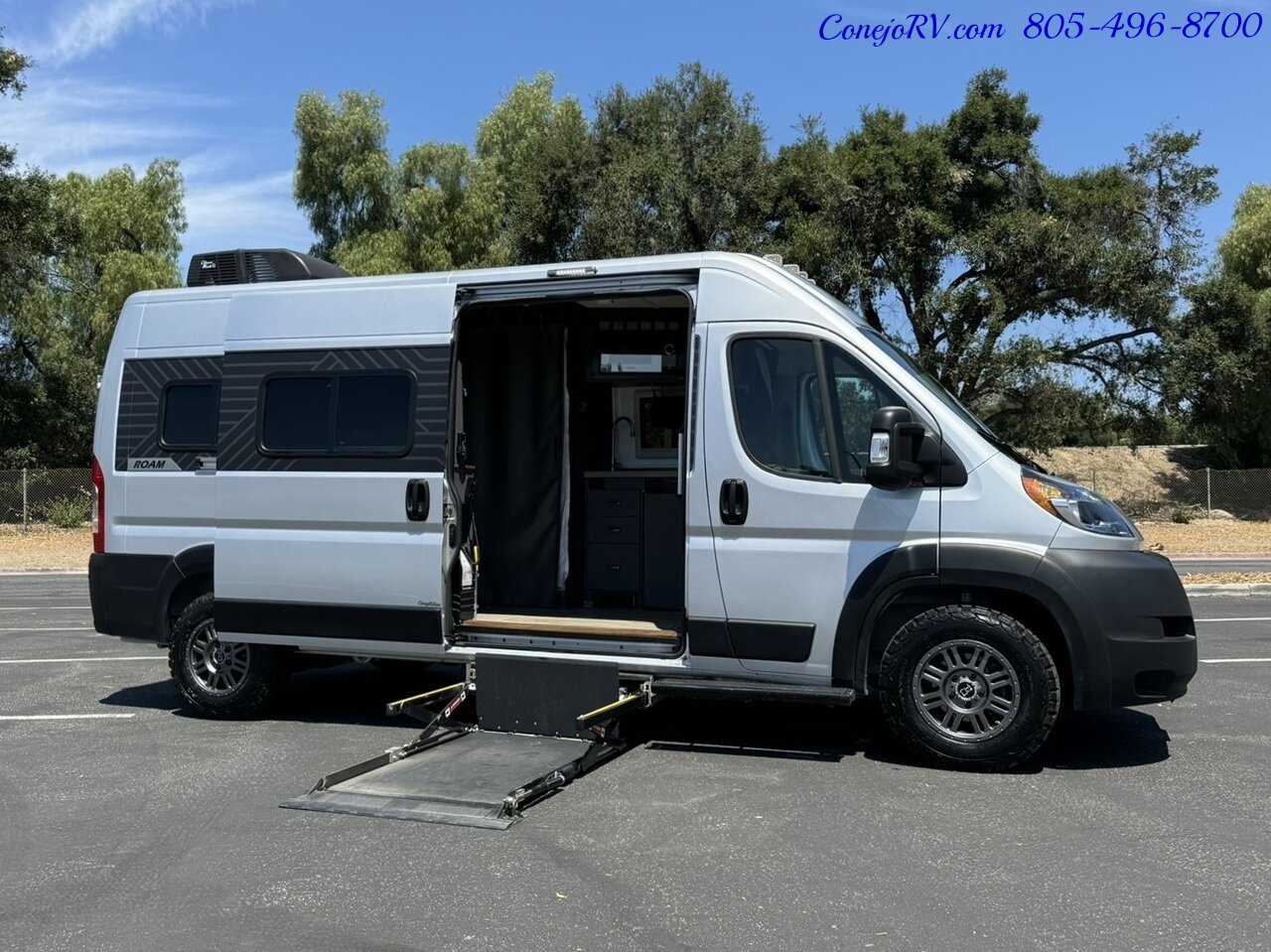 2022 Winnebago Roam 59RA Accessibility Power Lift Power Lounge Full Galley  30K Miles - Photo 40 - Thousand Oaks, CA 91360