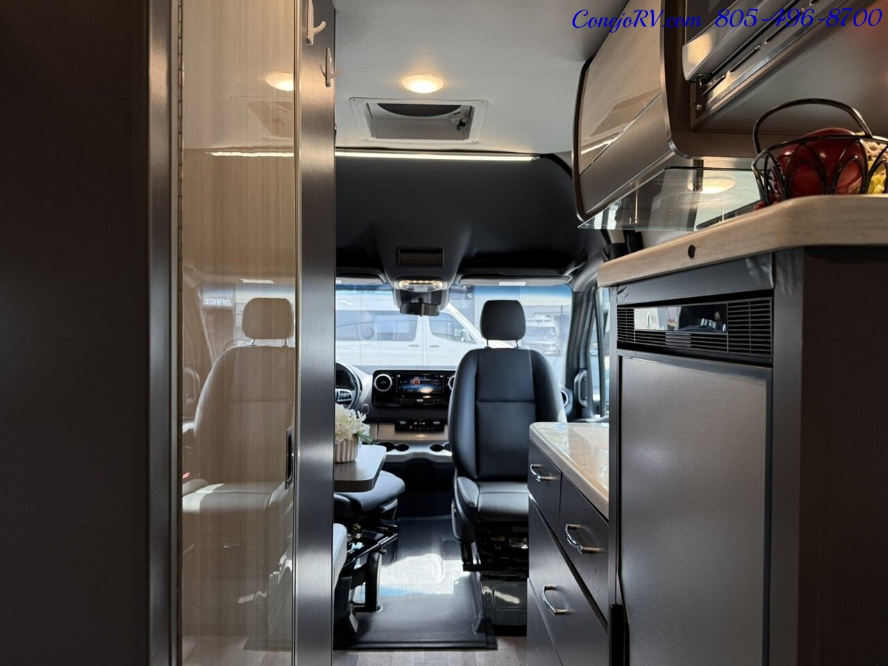 2023 Thor Sanctuary 19L 4X4 Sprinter Mercedes Turbo Diesel Lithium System 19K Miles - Photo 25 - Thousand Oaks, CA 91360