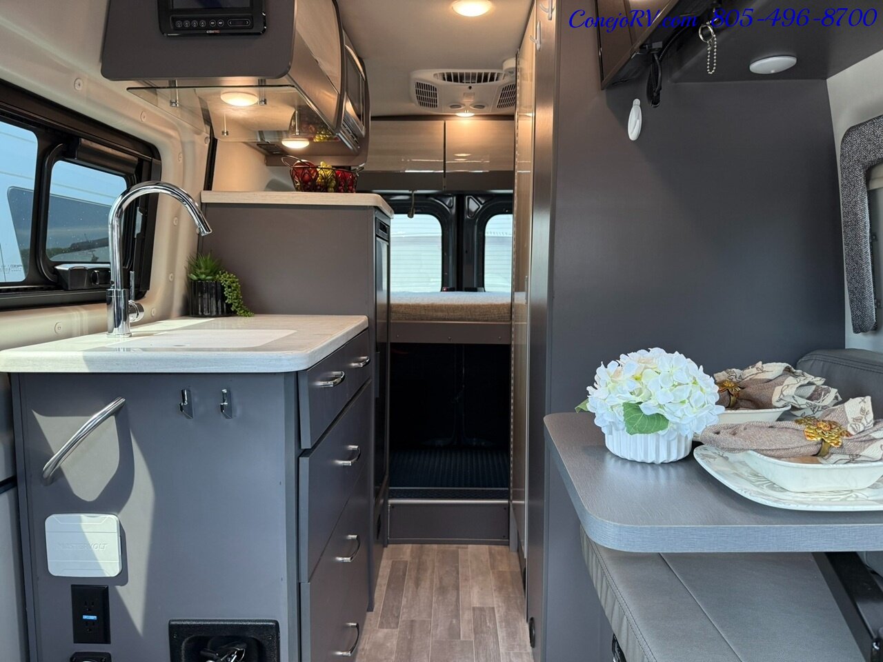 2023 Thor Sanctuary 19L 4X4 Sprinter Mercedes Turbo Diesel Lithium System 19K Miles - Photo 5 - Thousand Oaks, CA 91360