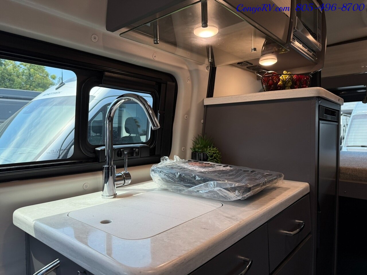 2023 Thor Sanctuary 19L 4X4 Sprinter Mercedes Turbo Diesel Lithium System 19K Miles - Photo 15 - Thousand Oaks, CA 91360