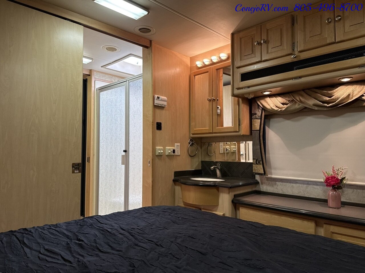 2006 Tiffin Phaeton 35DH Double Slide Outs Full Body Paint Caterpillar 350hp 172k Miles - Photo 28 - Thousand Oaks, CA 91360