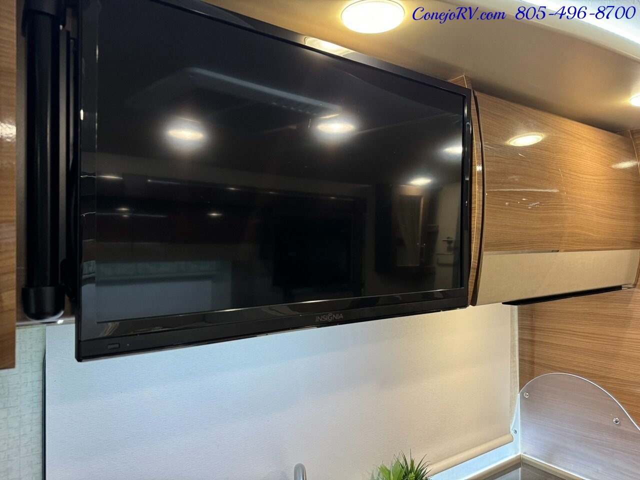 2015 Winnebago View 24J Slide-Out Mercedes Turbo Diesel Full Body Paint  43K Miles - Photo 11 - Thousand Oaks, CA 91360