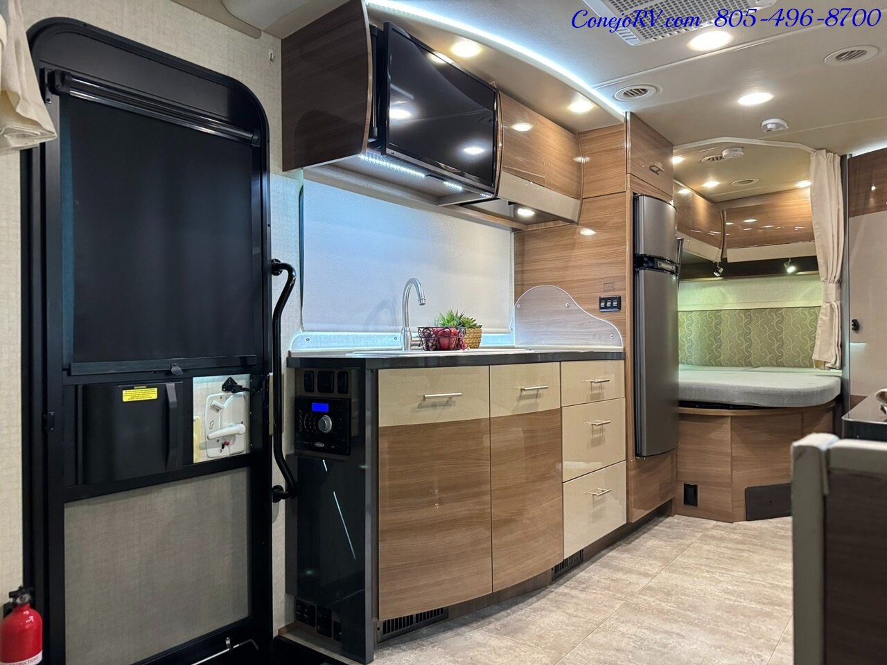 2015 Winnebago View 24J Slide-Out Mercedes Turbo Diesel Full Body Paint  43K Miles - Photo 7 - Thousand Oaks, CA 91360