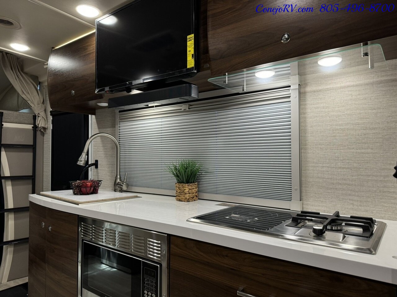 2025 Winnebago Navion 24D Full Wall Slide-Out Mercedes Turbo Diesel Full  Body Paint - Photo 19 - Thousand Oaks, CA 91360