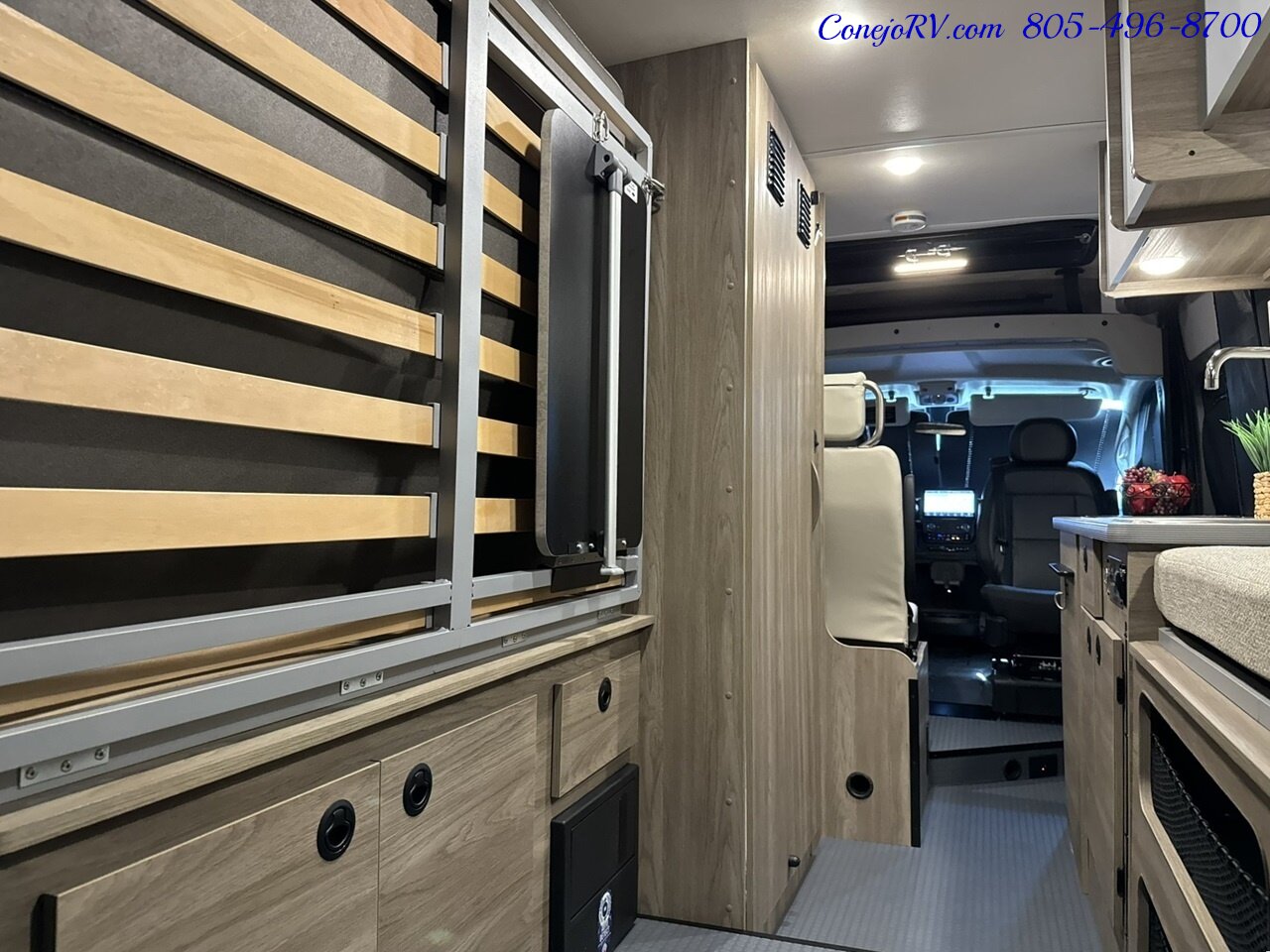 2025 Winnebago Solis 59PX Murphy Bed Pop Top Full Galley   - Photo 27 - Thousand Oaks, CA 91360