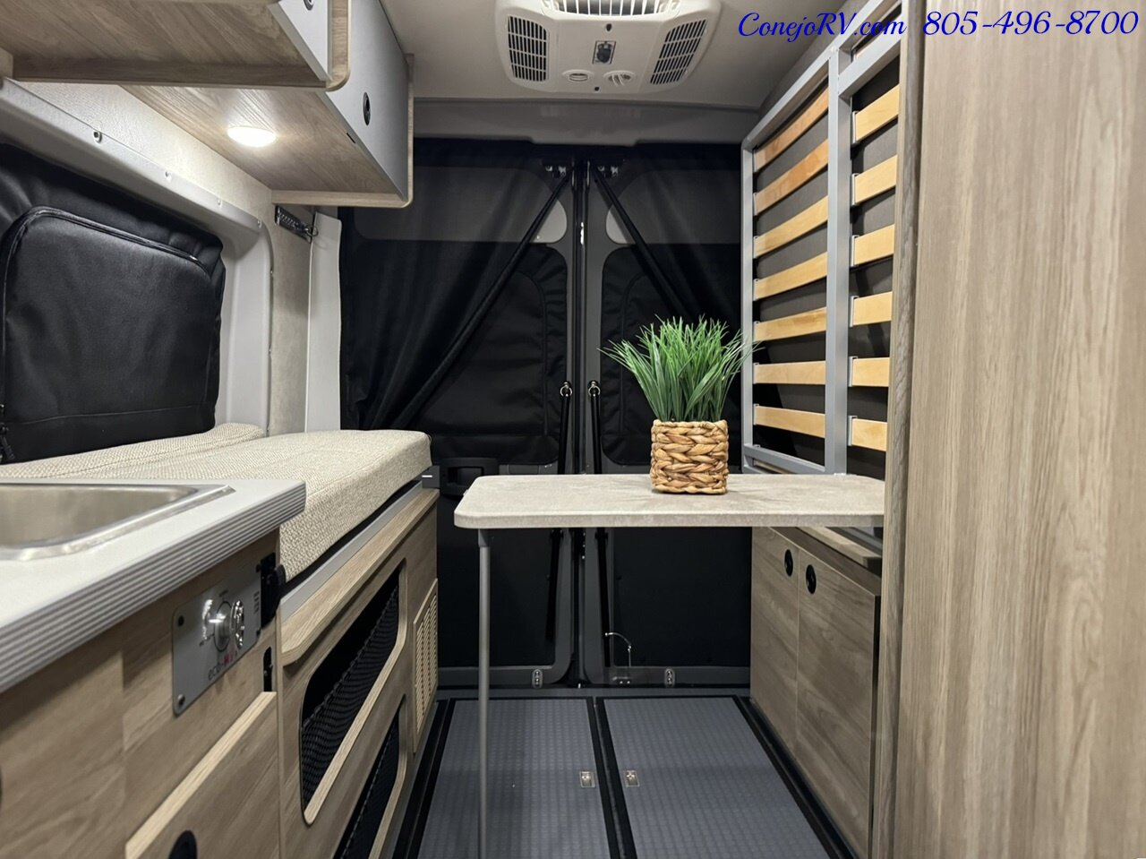 2025 Winnebago Solis 59PX Murphy Bed Pop Top Full Galley   - Photo 18 - Thousand Oaks, CA 91360