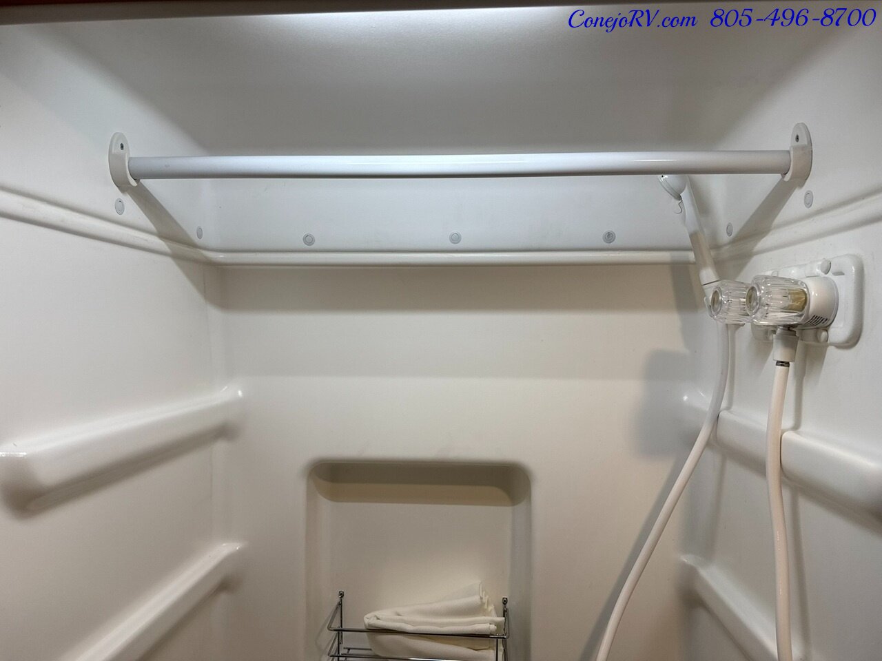 2026 Winnebago Solis 59P **NEW FOR 2026 2.8KW GENERATOR**Pop Top  Full Galley Convertible SOFA Roof AC - Photo 15 - Thousand Oaks, CA 91360