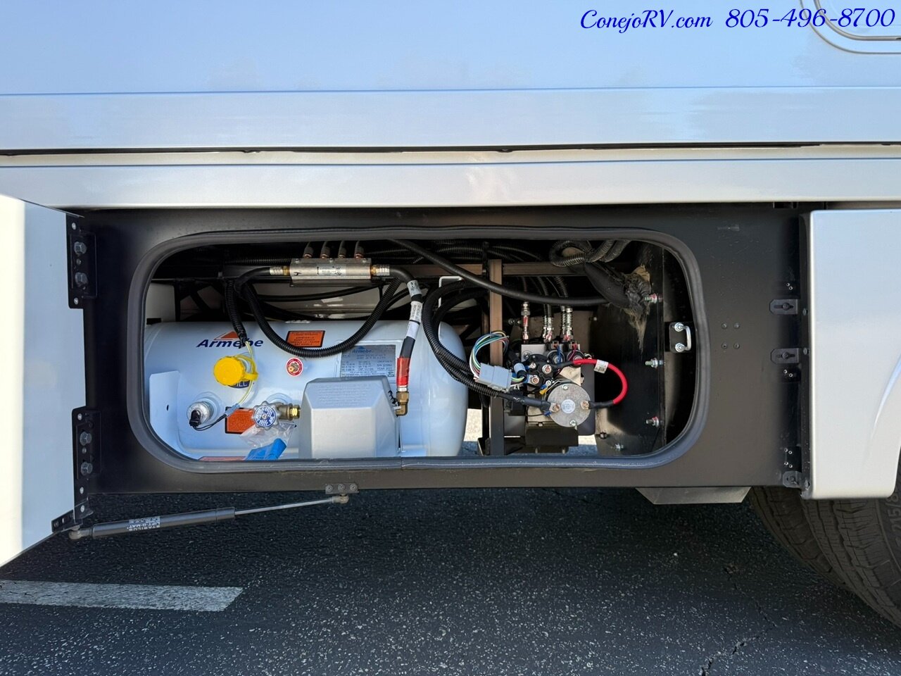 2025 Winnebago View 24T Slide-Out Murphy Bed Mercedes Turbo Diesel Full  Body Paint - Photo 41 - Thousand Oaks, CA 91360