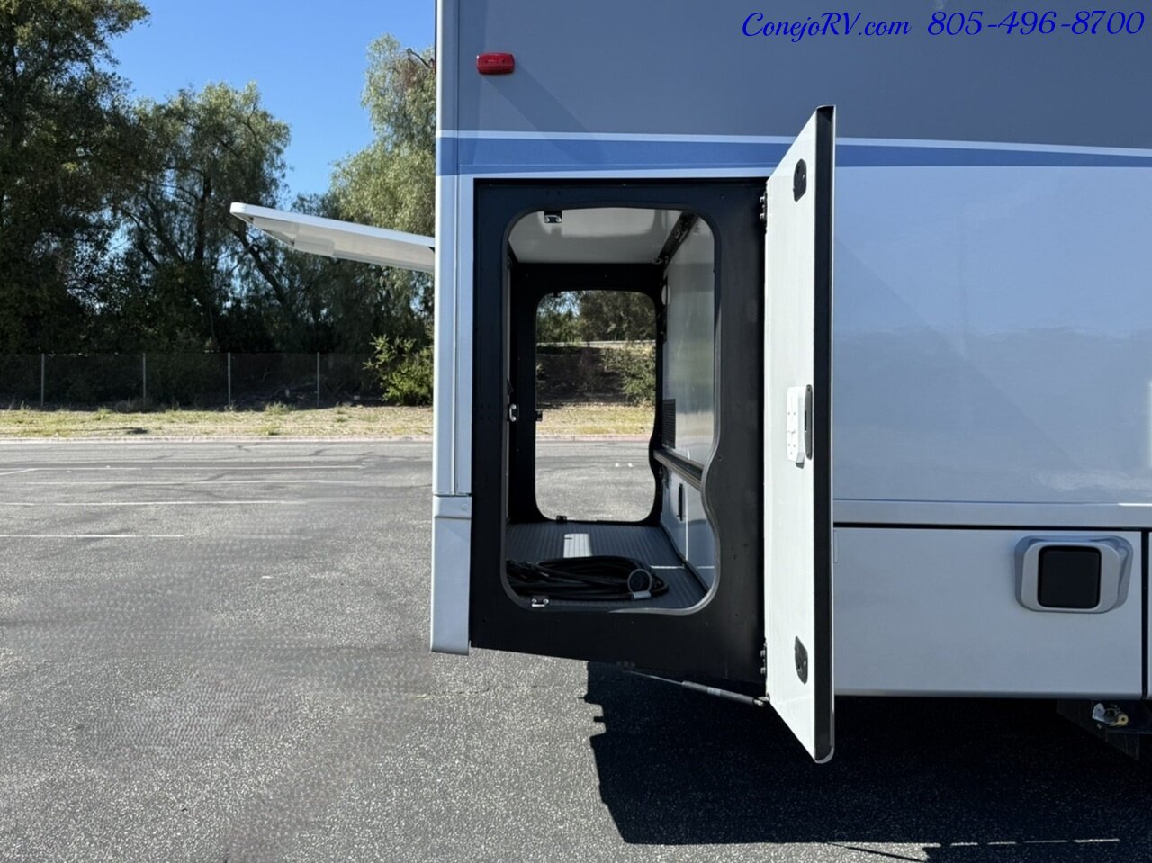2025 Winnebago View 24T Slide-Out Murphy Bed Mercedes Turbo Diesel Full  Body Paint - Photo 45 - Thousand Oaks, CA 91360