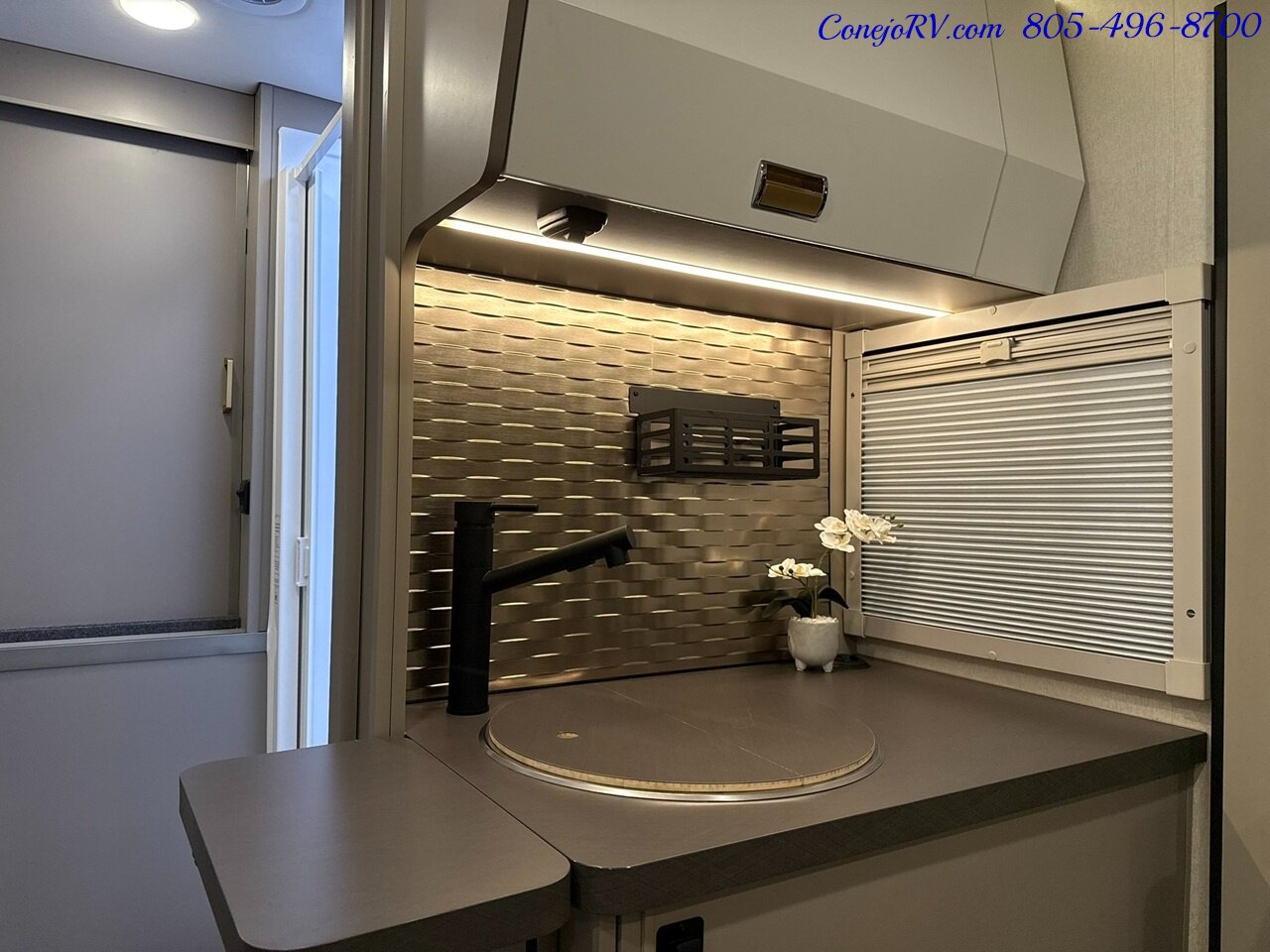 2025 Winnebago View 24T Slide-Out Murphy Bed Mercedes Turbo Diesel Full  Body Paint - Photo 18 - Thousand Oaks, CA 91360