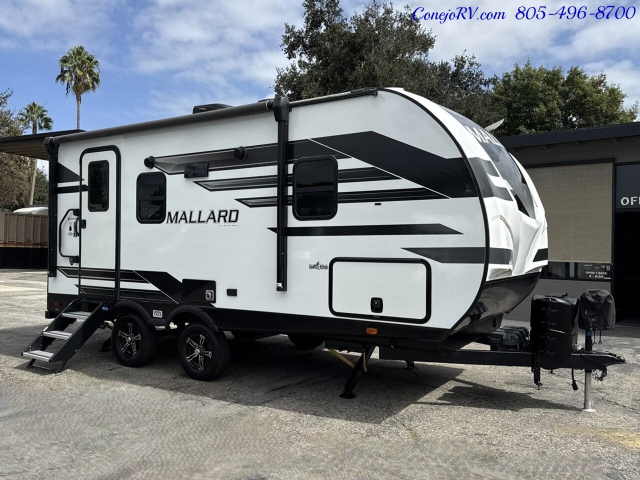 2021 Heartland Mallard M210RB Slide Out Queen Bed Full Galley Travel Trailer - Photo 3 - Thousand Oaks, CA 91360