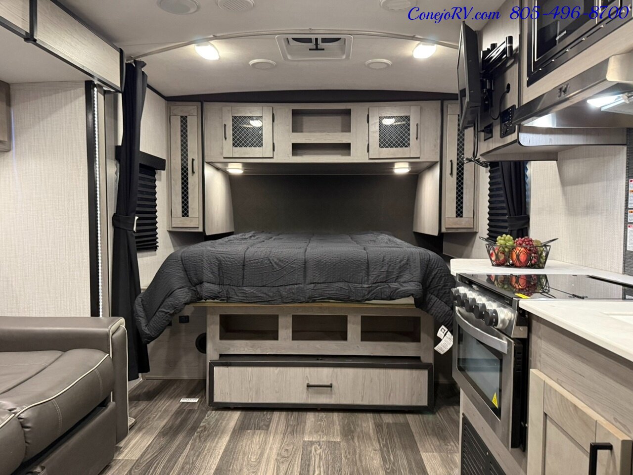 2021 Heartland Mallard M210RB Slide Out Queen Bed Full Galley Travel Trailer - Photo 5 - Thousand Oaks, CA 91360