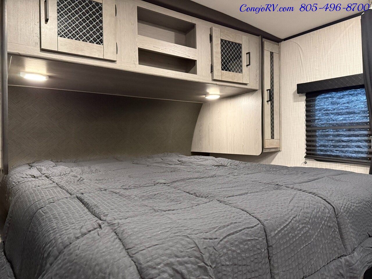 2021 Heartland Mallard M210RB Slide Out Queen Bed Full Galley Travel Trailer - Photo 26 - Thousand Oaks, CA 91360