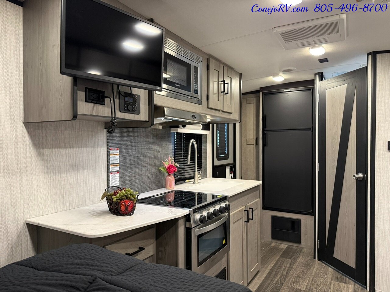 2021 Heartland Mallard M210RB Slide Out Queen Bed Full Galley Travel Trailer - Photo 28 - Thousand Oaks, CA 91360