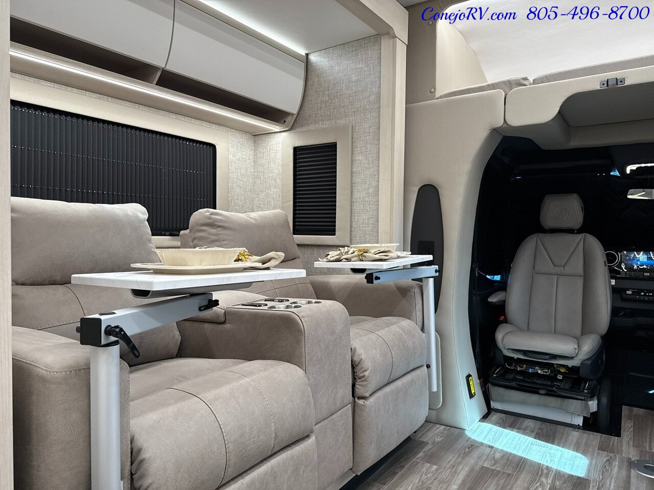 2026 Tiffin Wayfarer 25XPW Full Wall Slide-Out Theater Seats Mercedes Turbo Diesel Full Body Paint - Photo 10 - Thousand Oaks, CA 91360