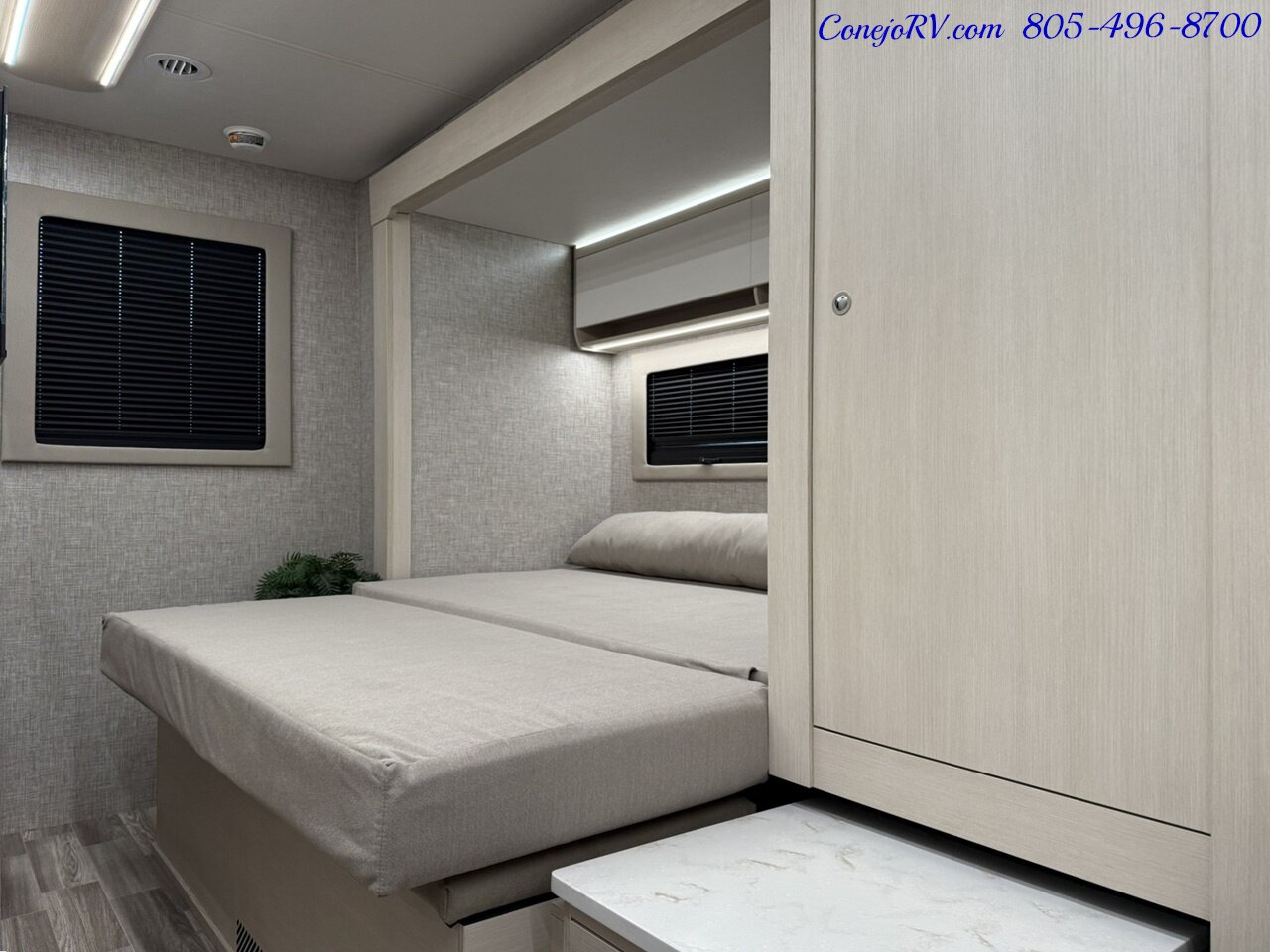 2026 Tiffin Wayfarer 25XPW Full Wall Slide-Out Theater Seats Mercedes Turbo Diesel Full Body Paint - Photo 11 - Thousand Oaks, CA 91360