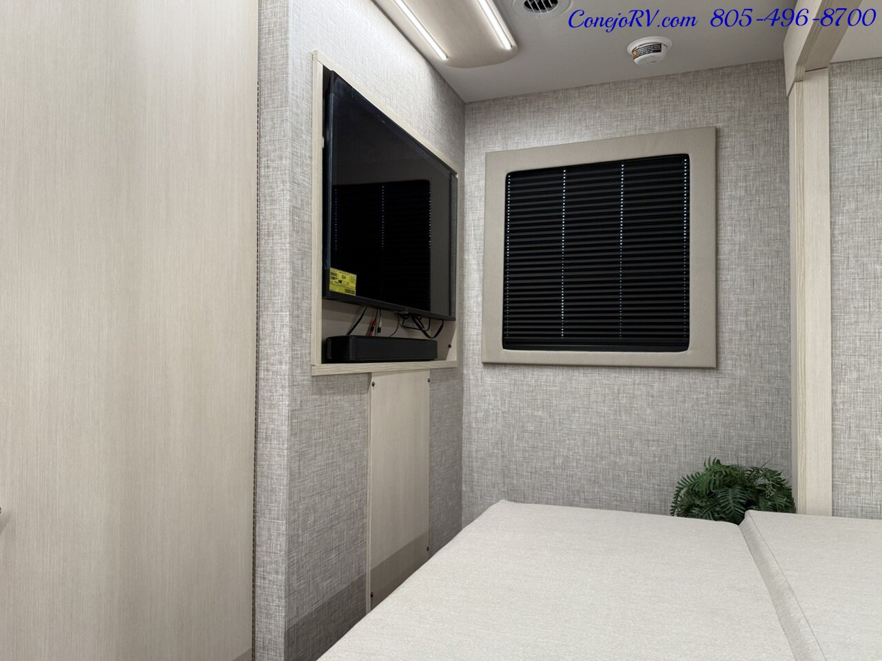 2026 Tiffin Wayfarer 25XPW Full Wall Slide-Out Theater Seats Mercedes Turbo Diesel Full Body Paint - Photo 23 - Thousand Oaks, CA 91360
