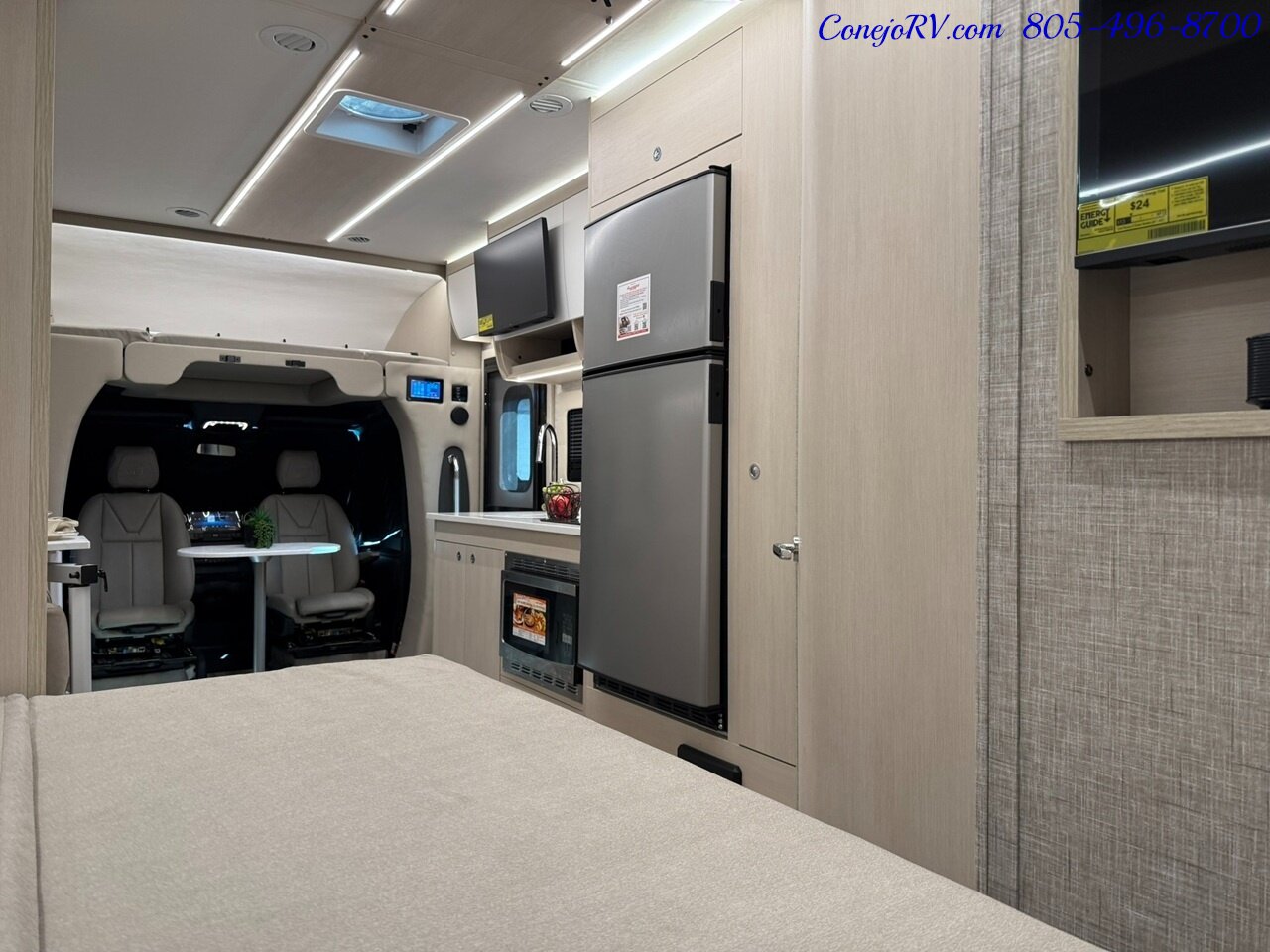 2026 Tiffin Wayfarer 25XPW Full Wall Slide-Out Theater Seats Mercedes Turbo Diesel Full Body Paint - Photo 27 - Thousand Oaks, CA 91360