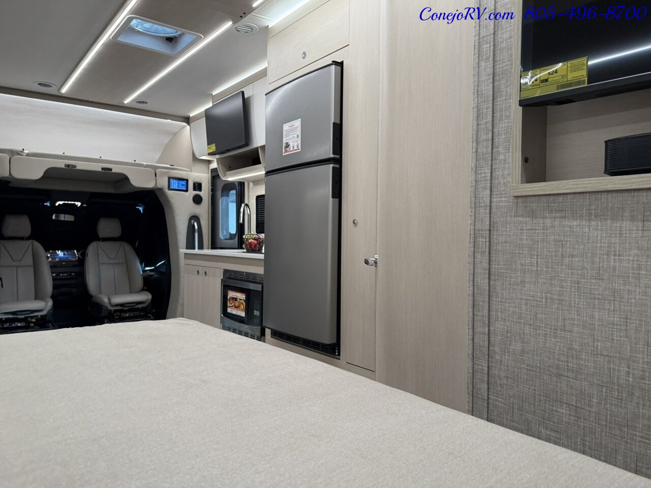 2026 Tiffin Wayfarer 25XPW Full Wall Slide-Out Theater Seats Mercedes Turbo Diesel Full Body Paint - Photo 25 - Thousand Oaks, CA 91360