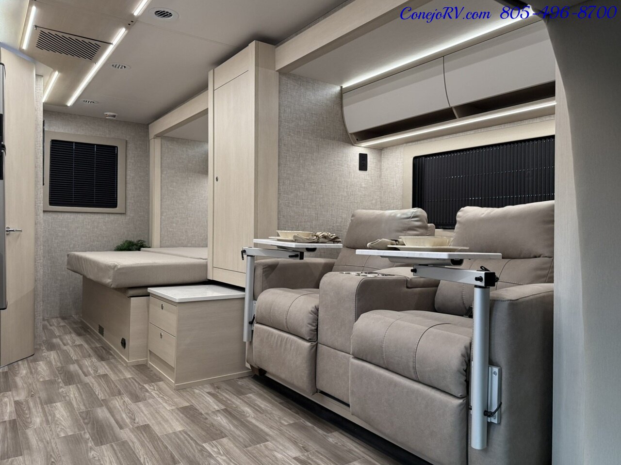 2026 Tiffin Wayfarer 25XPW Full Wall Slide-Out Theater Seats Mercedes Turbo Diesel Full Body Paint - Photo 6 - Thousand Oaks, CA 91360