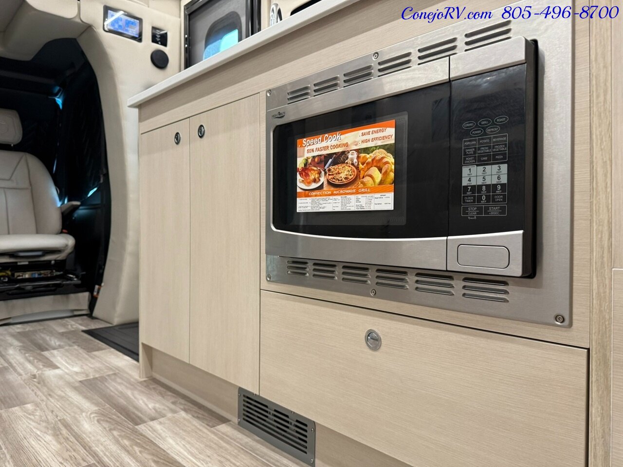 2026 Tiffin Wayfarer 25XPW Full Wall Slide-Out Theater Seats Mercedes Turbo Diesel Full Body Paint - Photo 17 - Thousand Oaks, CA 91360