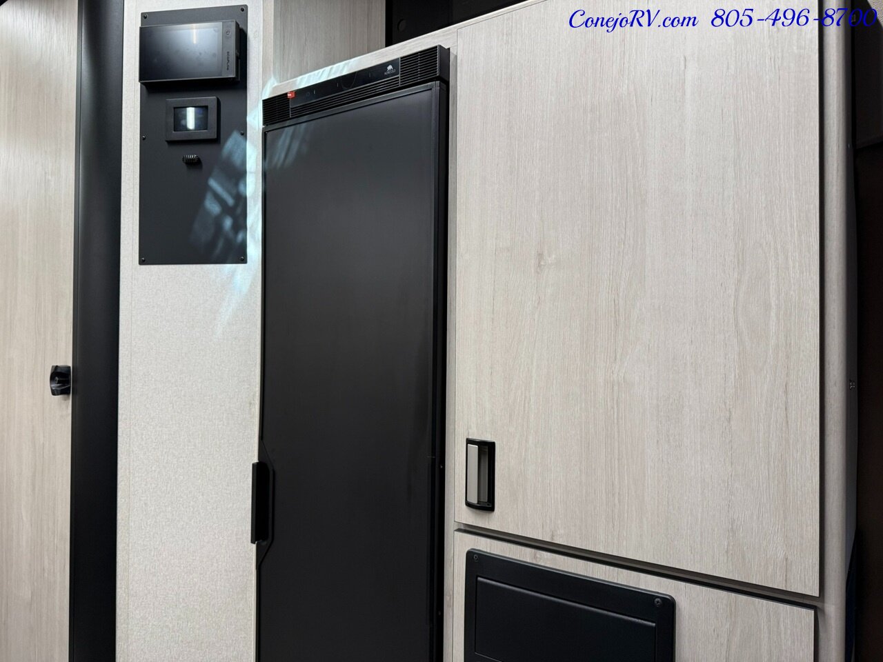 2027 Winnebago Elora 19DC 2.8KW Generator Convertible Gear Garage   - Photo 13 - Thousand Oaks, CA 91360
