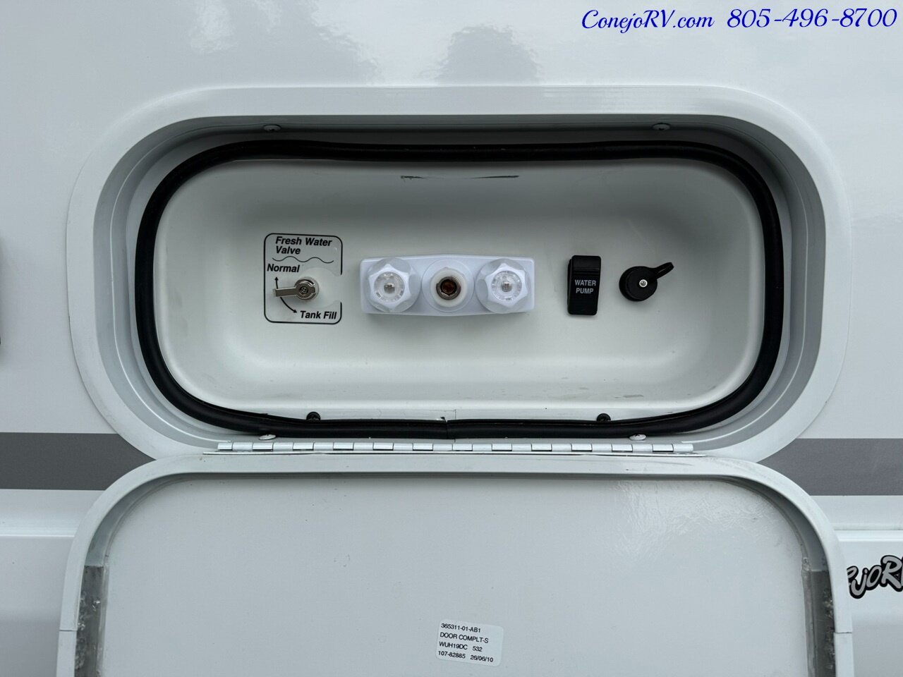 2027 Winnebago Elora 19DC 2.8KW Generator Convertible Gear Garage   - Photo 43 - Thousand Oaks, CA 91360