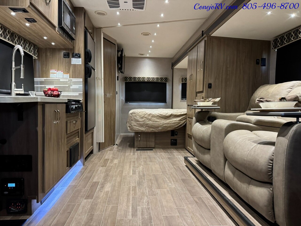 2020 Dynamax Isata 3 Series 24FW Full-Wall Slide HYDRAULIC LEVELERS Full Body Paint  Mercedes Turbo Diesel - Photo 5 - Thousand Oaks, CA 91360