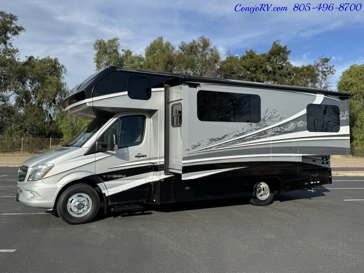 2020 Dynamax Isata 3 Series 24FW Full-Wall Slide HYDRAULIC LEVELERS Full Body Paint  Mercedes Turbo Diesel - Photo 1 - Thousand Oaks, CA 91360