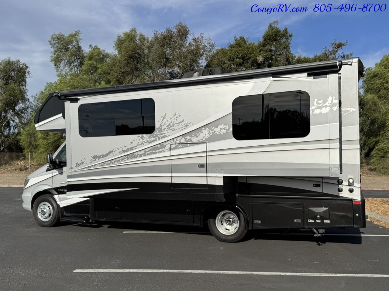 2020 Dynamax Isata 3 Series 24FW Full-Wall Slide HYDRAULIC LEVELERS Full Body Paint  Mercedes Turbo Diesel - Photo 2 - Thousand Oaks, CA 91360