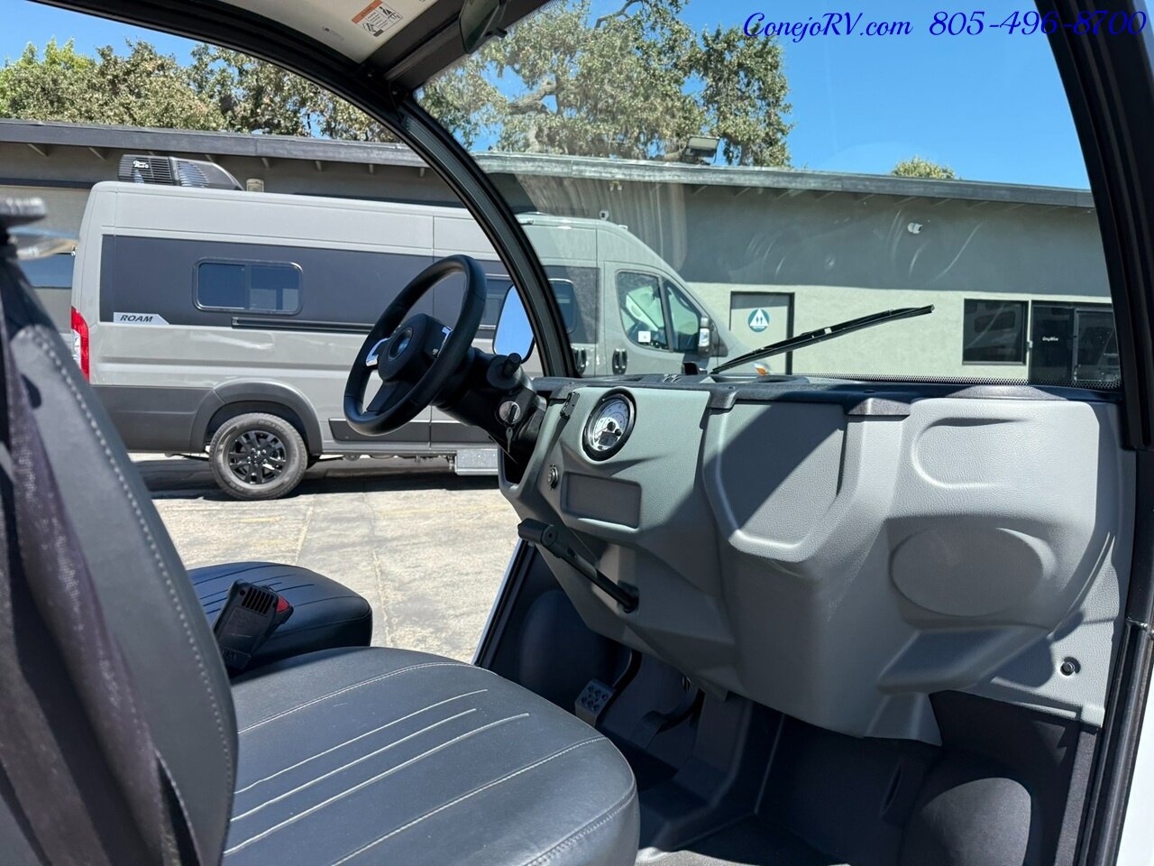 2017 Polaris GEM E4 Golf Cart   - Photo 10 - Thousand Oaks, CA 91360