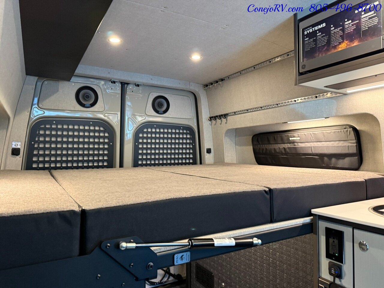 2026 Outside Van Overnight Pop Top Quad Captains Seats 620AH Lithionics  Lithium System Adventure Van - Photo 22 - Thousand Oaks, CA 91360