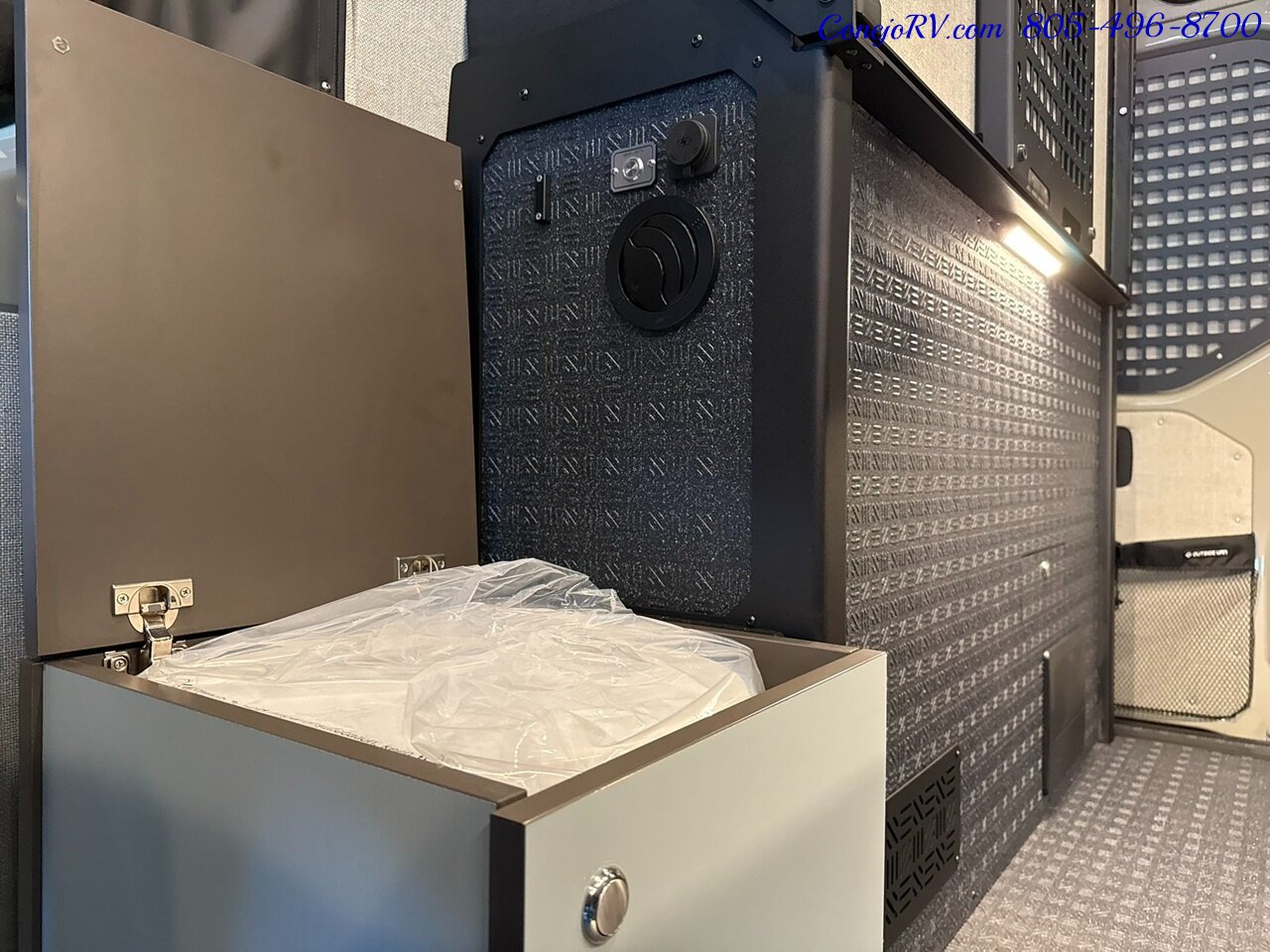 2026 Outside Van Overnight Pop Top Quad Captains Seats 620AH Lithionics  Lithium System Adventure Van - Photo 17 - Thousand Oaks, CA 91360