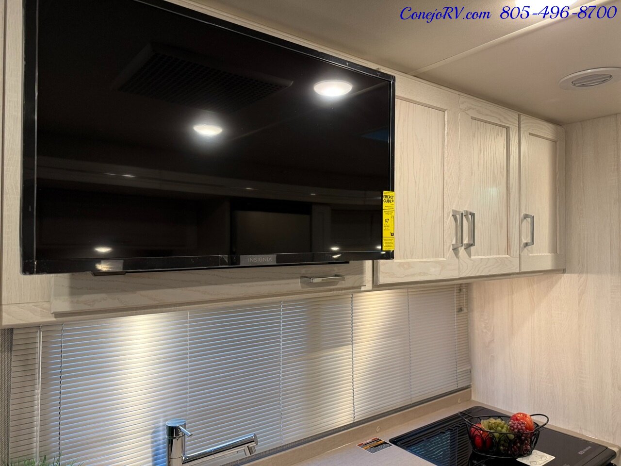 2024 Winnebago Vita 24P Full Wall Slide-Out Theater Seats Mercedes Turbo Diesel 6K Miles - Photo 13 - Thousand Oaks, CA 91360