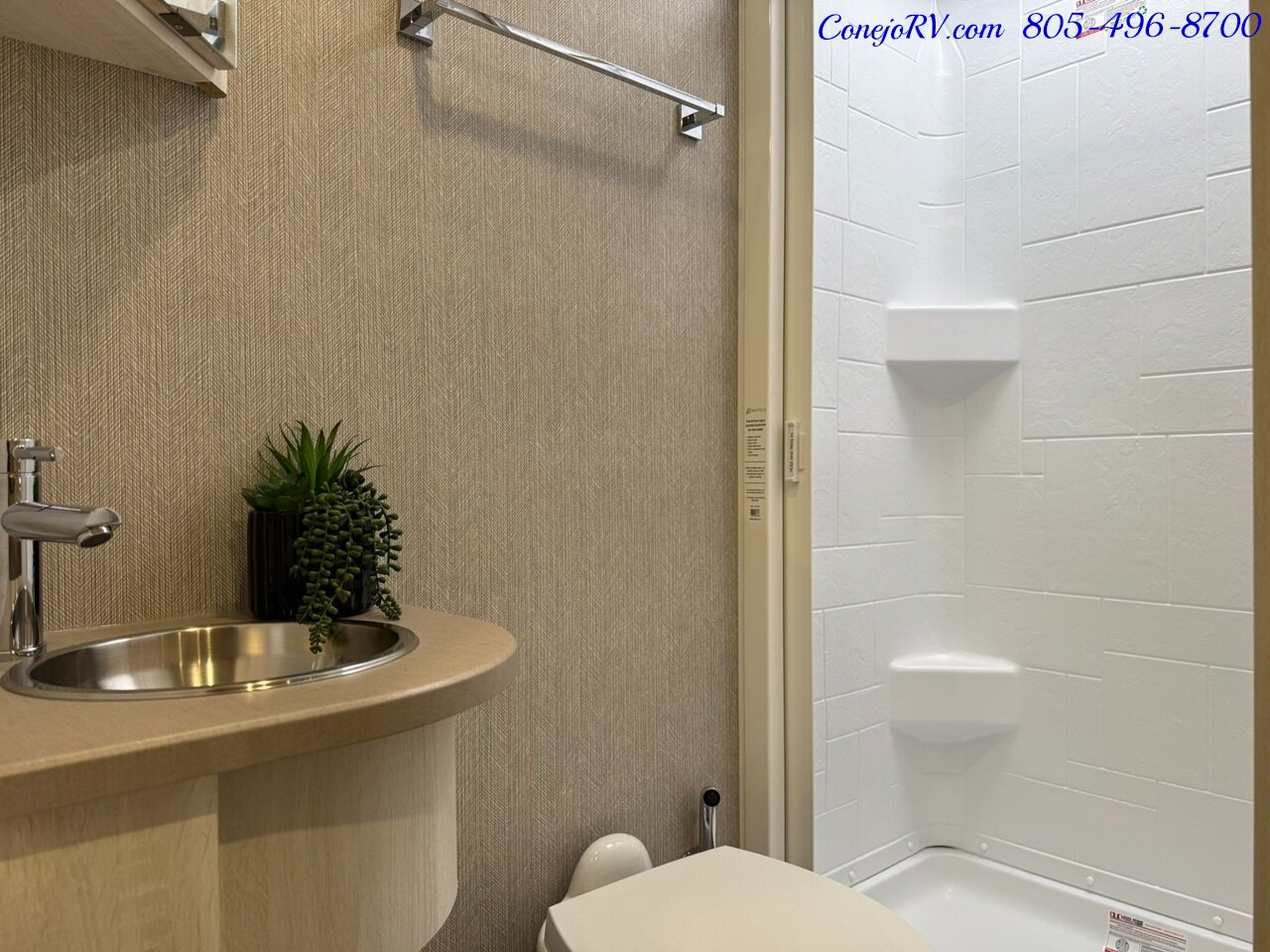 2024 Winnebago Vita 24P Full Wall Slide-Out Theater Seats Mercedes Turbo Diesel 6K Miles - Photo 18 - Thousand Oaks, CA 91360