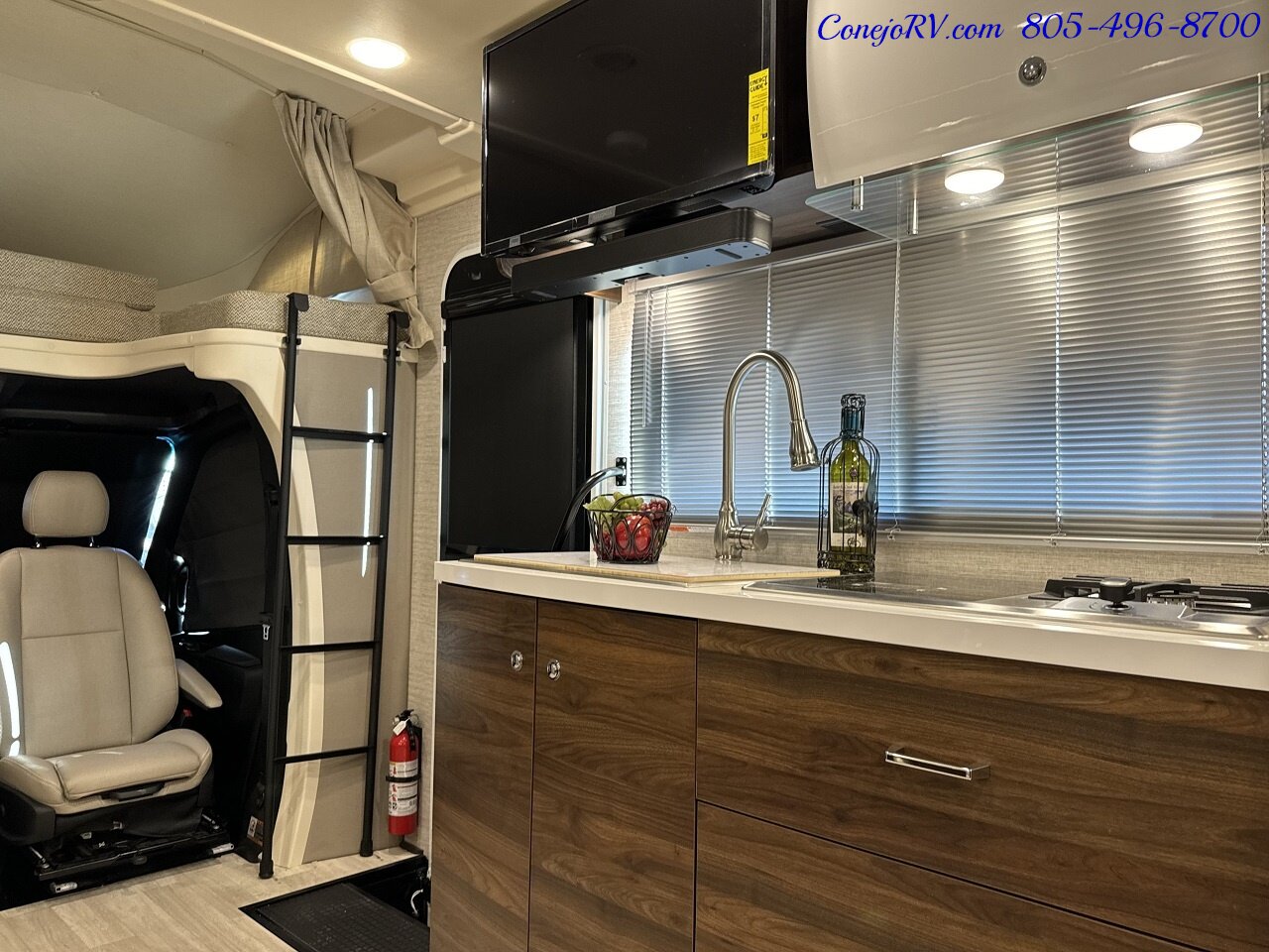 2024 Winnebago Navion 24J Horseshoe Dinette Mercedes Turbo Diesel Full Body   - Photo 17 - Thousand Oaks, CA 91360