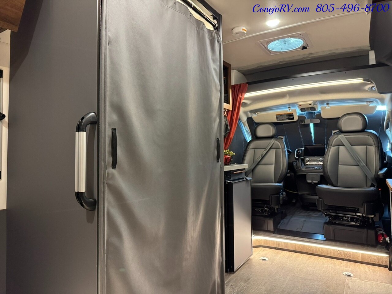 2024 Winnebago Roam 59RZ Accessibility Power Lift Power Lounge Full Galley - Photo 26 - Thousand Oaks, CA 91360