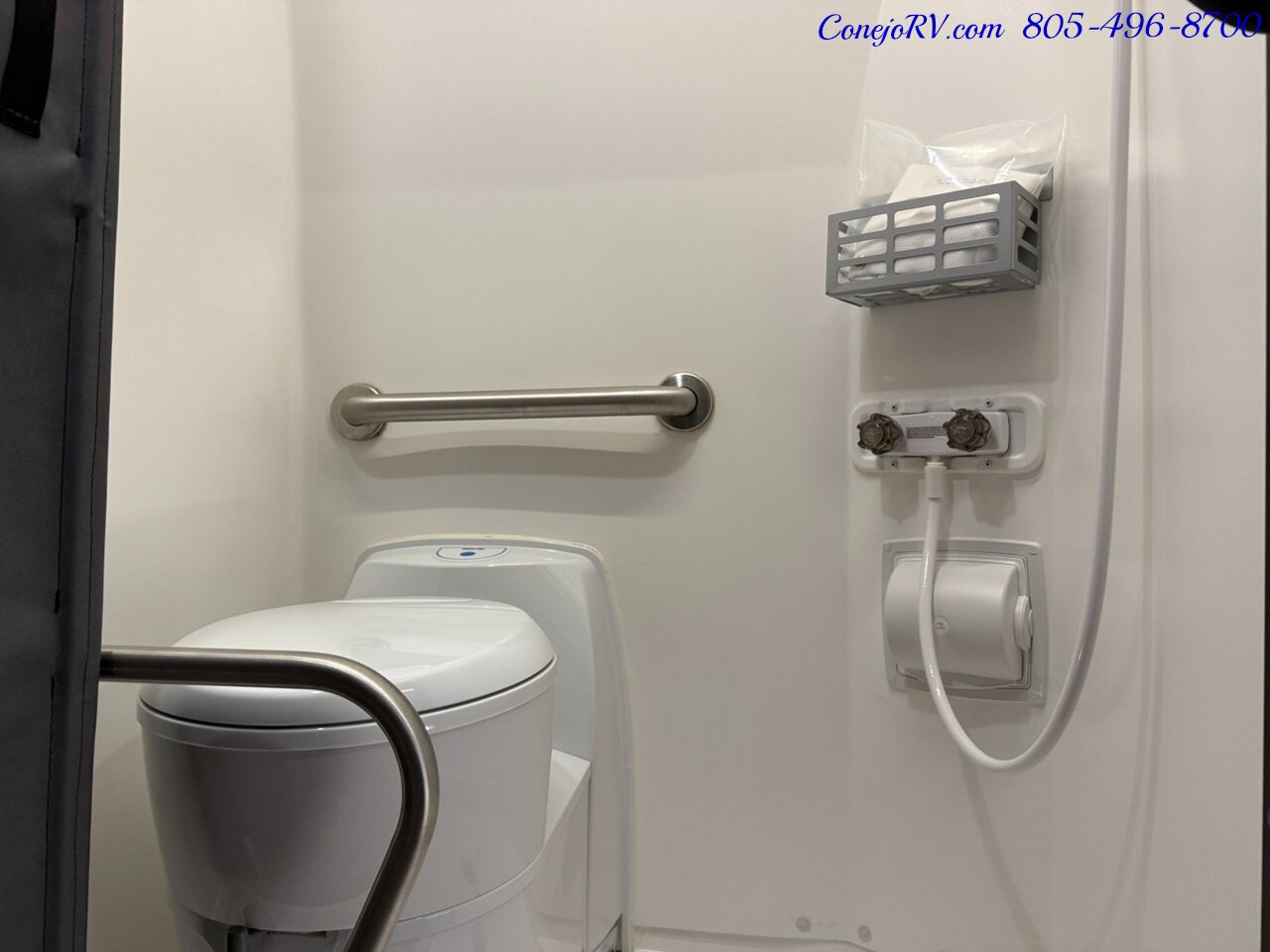 2024 Winnebago Roam 59RZ Accessibility Power Lift Power Lounge Full Galley - Photo 14 - Thousand Oaks, CA 91360