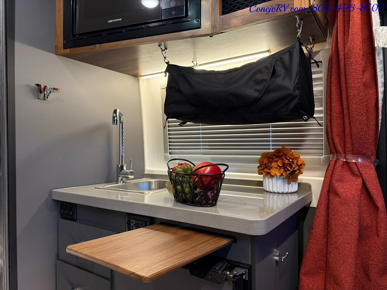 2024 Winnebago Roam 59RZ Accessibility Power Lift Power Lounge Full Galley - Photo 9 - Thousand Oaks, CA 91360