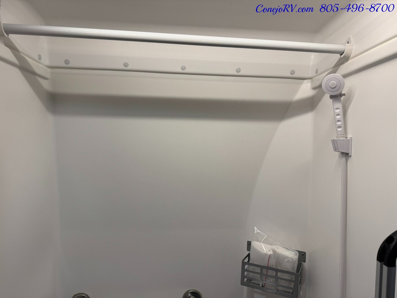 2024 Winnebago Roam 59RZ Accessibility Power Lift Power Lounge Full Galley - Photo 15 - Thousand Oaks, CA 91360