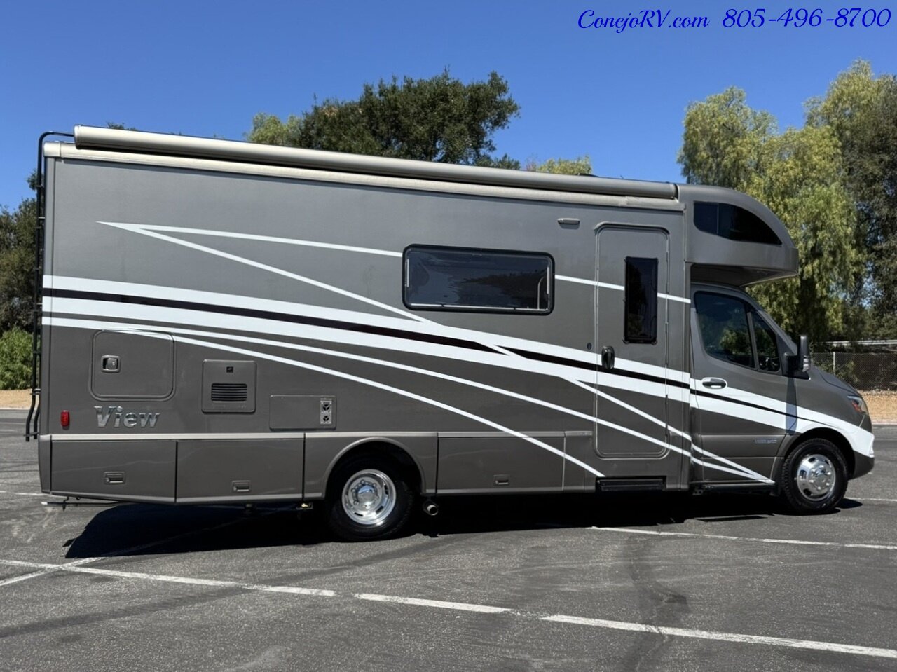 2023 Winnebago View 24DD Full Wall Slide-Out Mercedes Turbo Diesel  Full Body Paint 8K Miles - Photo 4 - Thousand Oaks, CA 91360