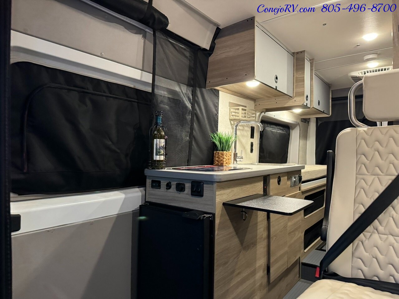 2024 Winnebago Solis 59PX Murphy Bed Pop Top Full Galley 3K Miles   - Photo 7 - Thousand Oaks, CA 91360