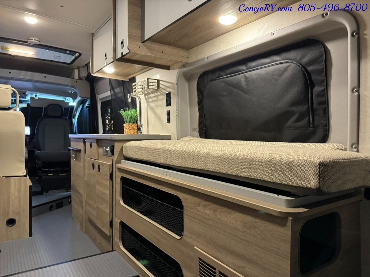 2024 Winnebago Solis 59PX Murphy Bed Pop Top Full Galley 3K Miles   - Photo 26 - Thousand Oaks, CA 91360